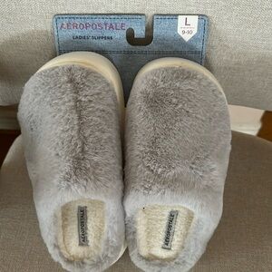 Aeropostale ladies’ slippers. New.